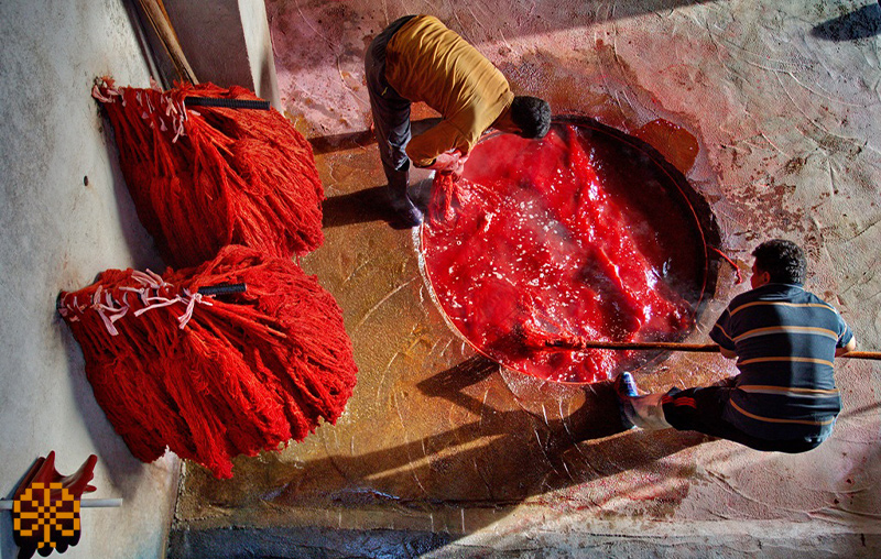 Dyeing of handmade carpets